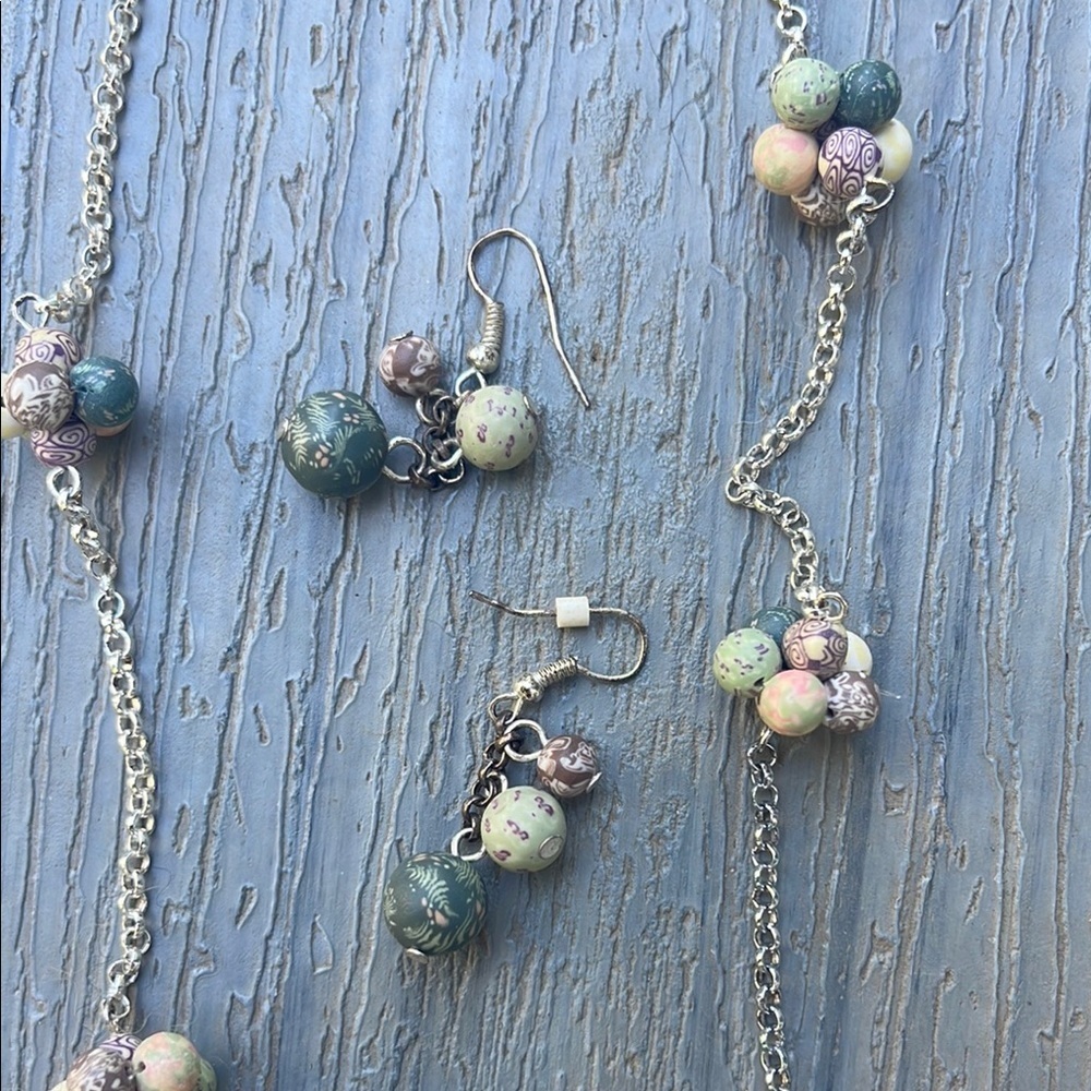 Viva Beads Clay Beaded Necklace and Earring Set - Picture 5 of 6